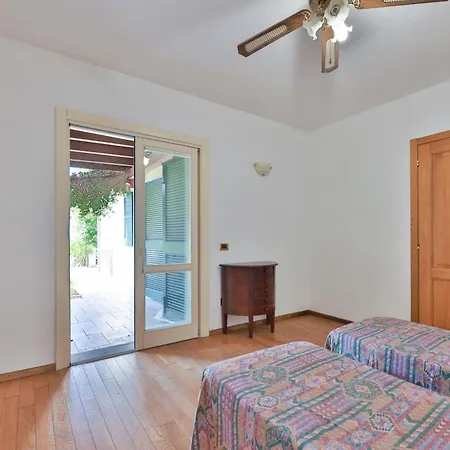 Nisportino Borgo Alloro, Fonte Ed Aida Lejlighed