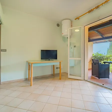 Nisportino Borgo Alloro, Fonte Ed Aida