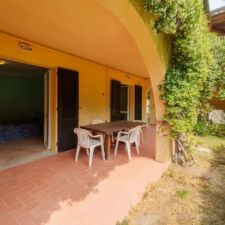 Nisportino Borgo Alloro, Fonte Ed Aida Apartmán