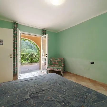 Nisportino Borgo Alloro, Fonte Ed Aida